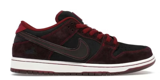 Nike SB Dunk Low Riot Skateshop